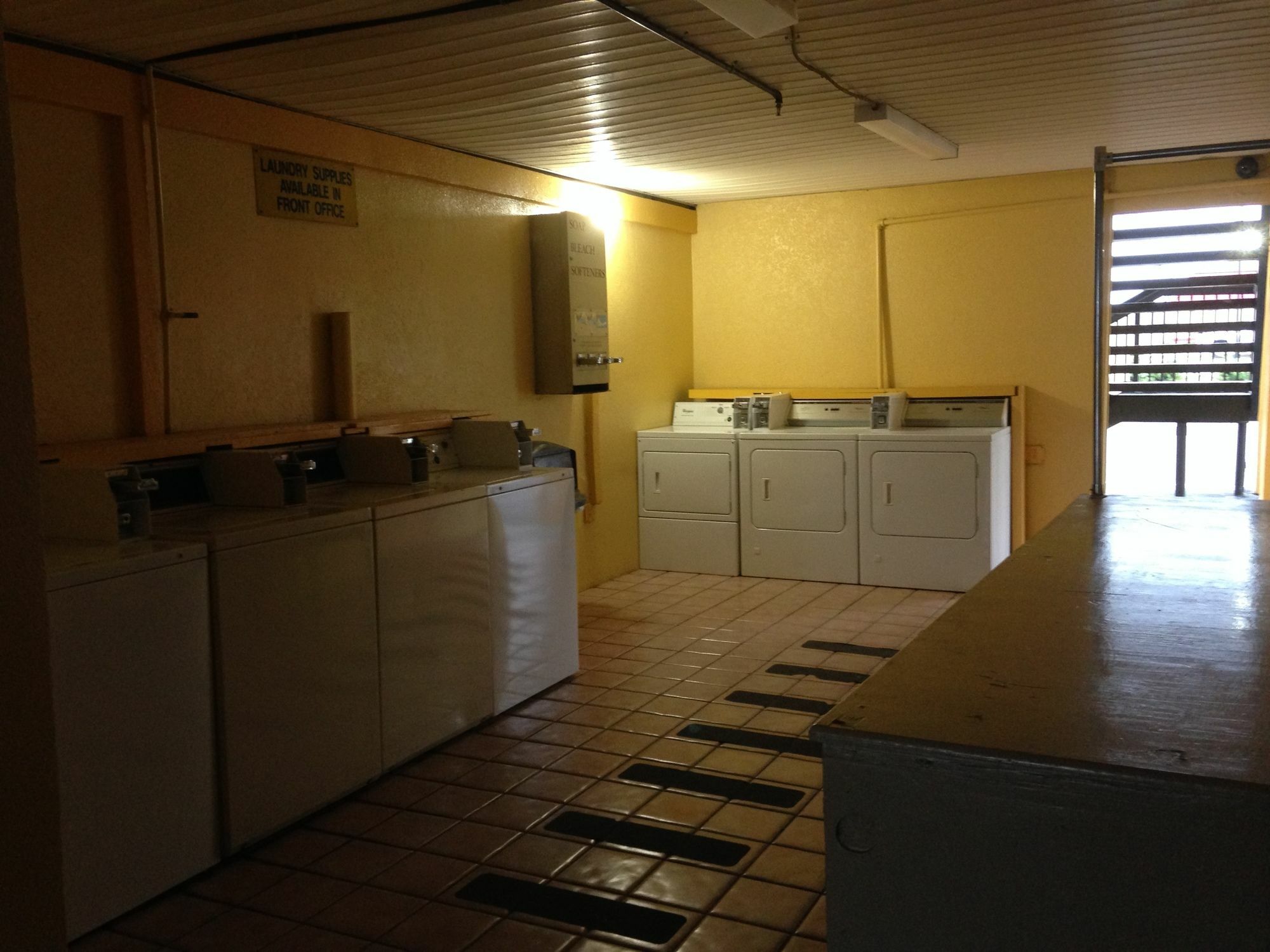 Days Inn By Wyndham Byron Extérieur photo