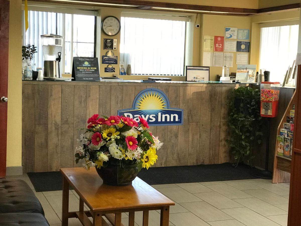 Days Inn By Wyndham Byron Extérieur photo